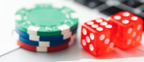 在线扑克与标准扑克 - 有什么区别？